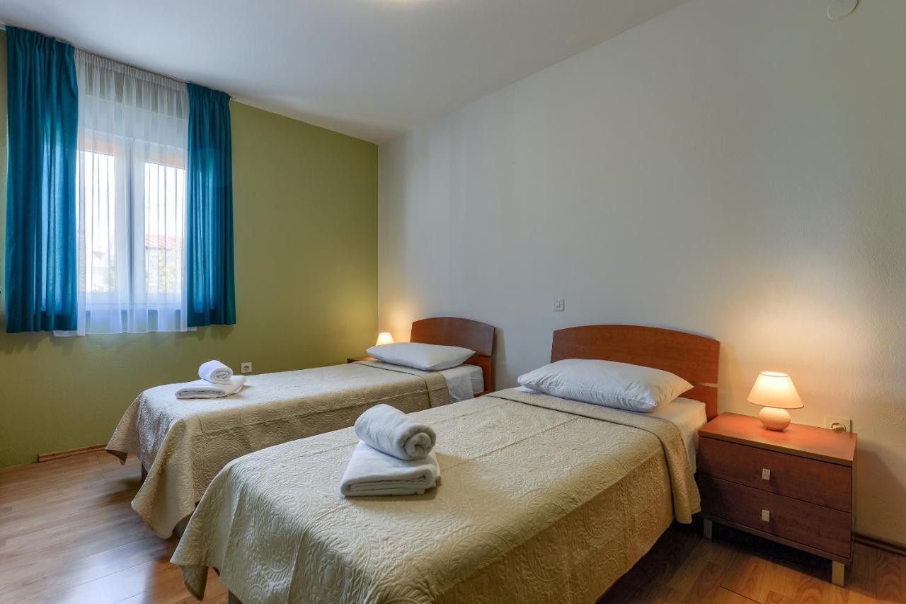 Olive Maris Apartment Petrcane Ngoại thất bức ảnh